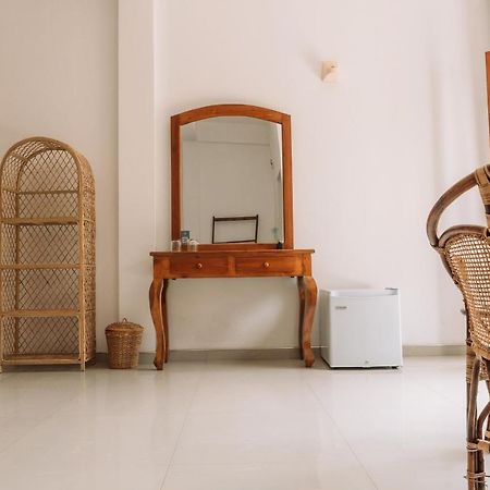 Rise - Bed & Breakfast Weligama Exterior foto